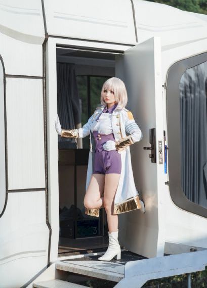《小镇姑娘》在线观看
